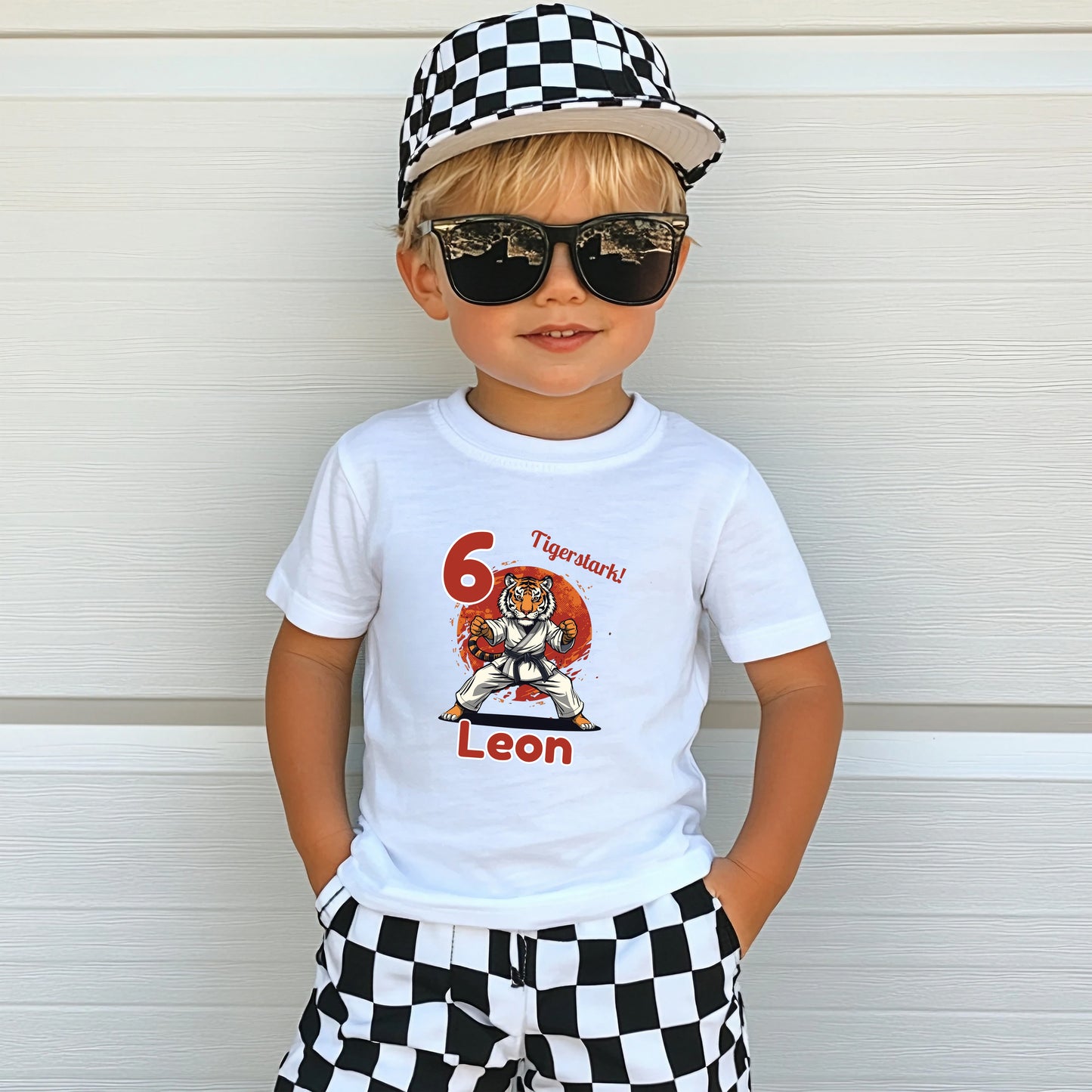Geburtstagsshirt Karate Tiger mit Name & Zahl | Personalisiertes T-Shirt zum Kindergeburtstag