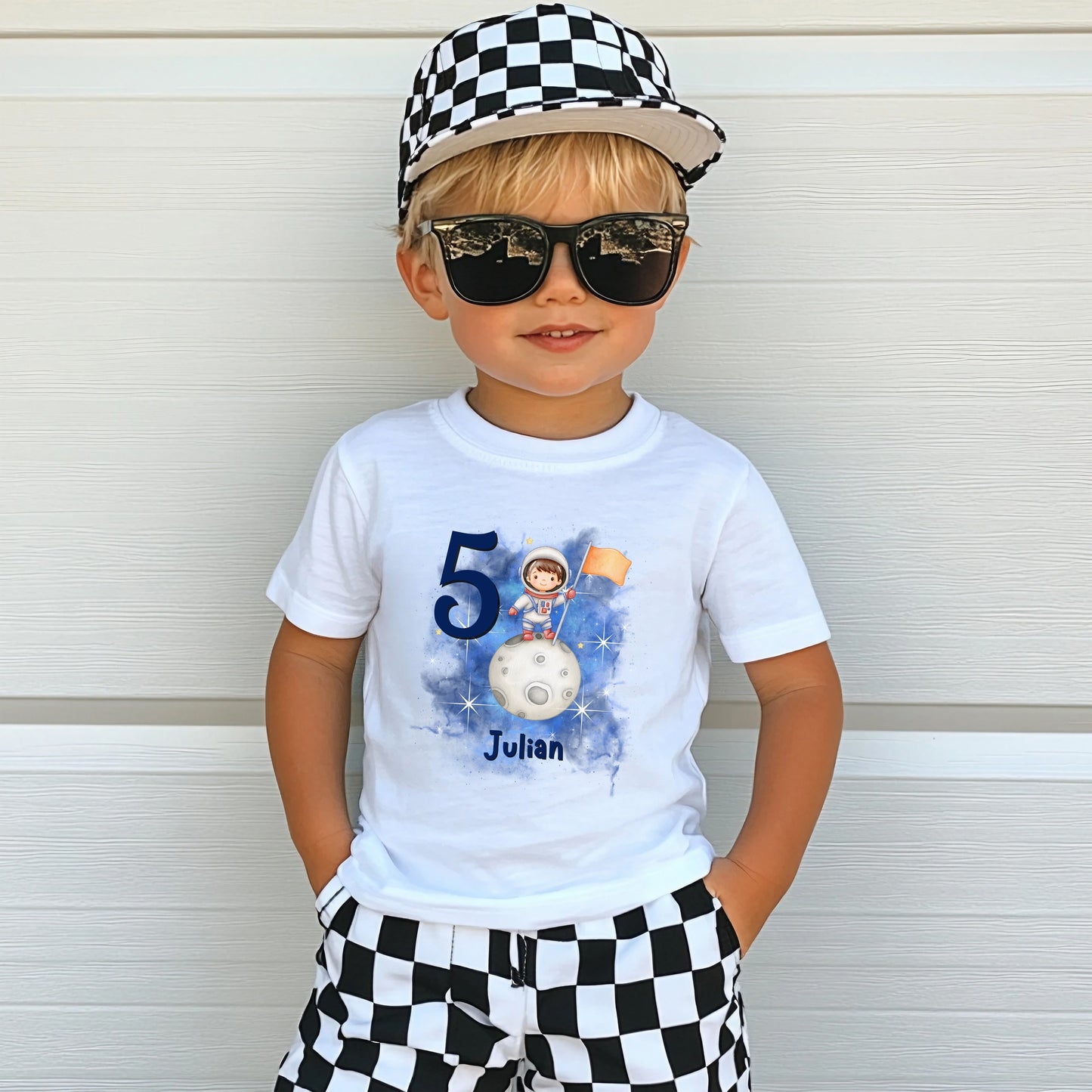 Geburtstagsshirt Astronaut mit Name & Zahl | Personalisiertes T-Shirt zum Kindergeburtstag