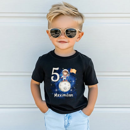 Geburtstagsshirt Astronaut mit Name & Zahl | Personalisiertes T-Shirt zum Kindergeburtstag