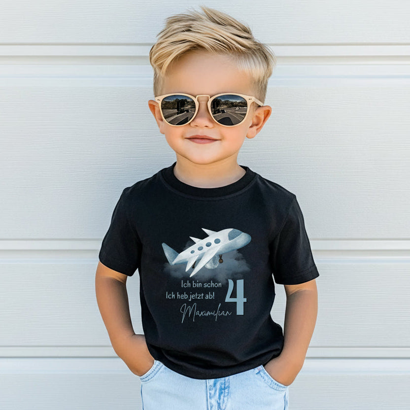 Geburtstagsshirt Flugzeug mit Name & Zahl | Personalisiertes T-Shirt zum Kindergeburtstag
