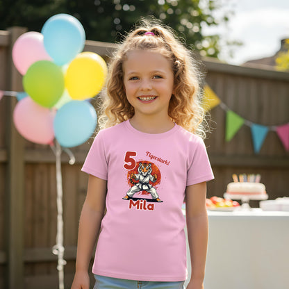 Geburtstagsshirt Karate Tiger mit Name & Zahl | Personalisiertes T-Shirt zum Kindergeburtstag