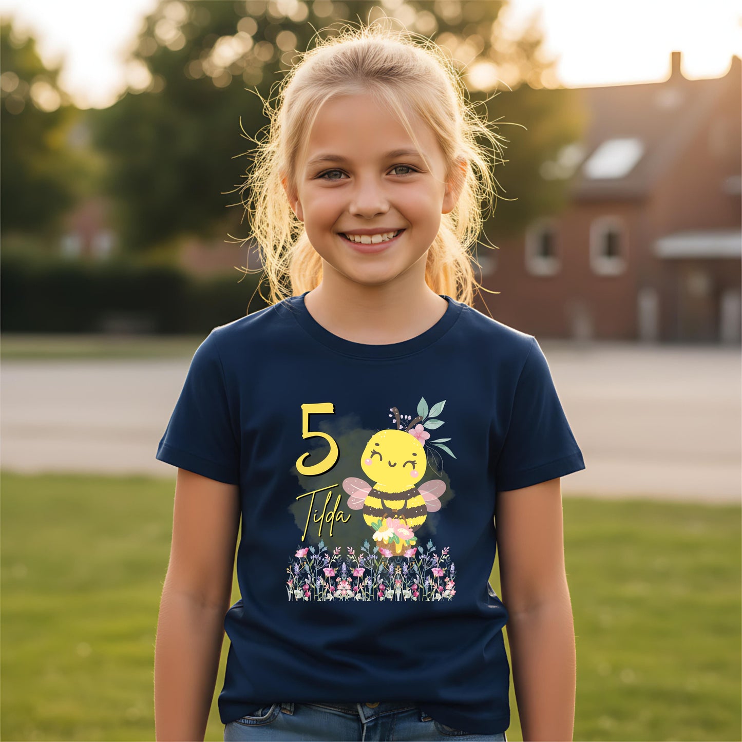 Geburtstagsshirt Biene mit Name & Zahl | Personalisiertes T-Shirt zum Kindergeburtstag