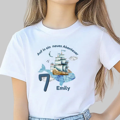 Geburtstagsshirt Schiff mit Name & Zahl | Personalisiertes T-Shirt zum Kindergeburtstag
