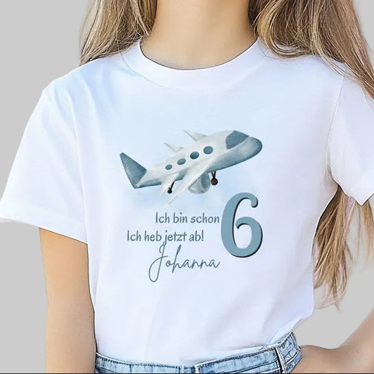 Geburtstagsshirt Flugzeug mit Name & Zahl | Personalisiertes T-Shirt zum Kindergeburtstag