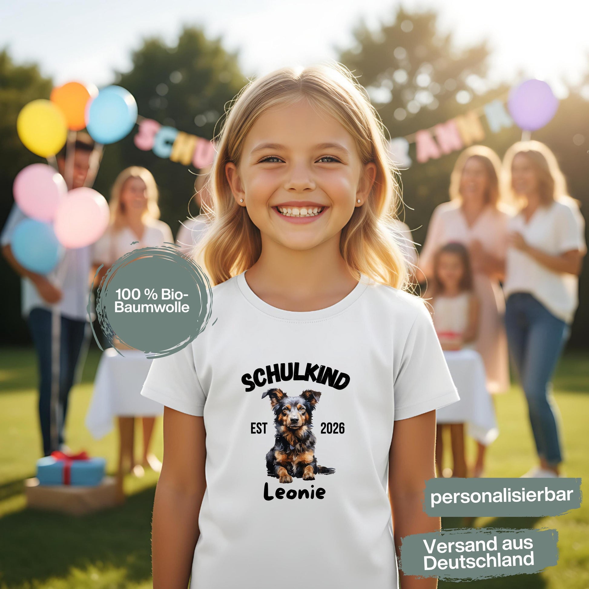 Personalisiertes Schulkind T-Shirt 2026 mit süßem Hundemotiv – perfekt als Geschenk zur Einschulung. Einschulungsshirt für Jungen und Mädchen zur Einschulungsfeier, zum ersten Schultag oder als Tschüss Kindergarten T-Shirt. Ideal als Schulanfang Geschenk, Erstklässler T-Shirt oder Shirt für Bye Bye Kindergarten. Schulkind T-Shirt mit Name oder ohne – für Einschulung 2026, Schulstart, Schultüte und Kita Abschied. T-Shirt Schulkind Hund Einschulungsshirt | T-Shirt Einschulung 2026 personalisiert