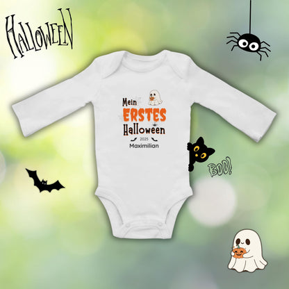Mein erstes Halloween Babybody aus 100 % Bio-Baumwolle, erhältlich in Schwarz und Weiß, nachhaltig und hautfreundlich. Halloween Outfit für Babys bis 18 Monate, ideal als Baby Strampler für Jungen und Mädchen, perfekt für Babyfotos, Familienfotos und die erste Halloween Party. Bio Baby Body mit süßem Geist und Kürbis Motiv, weiche Baby Kleidung für Herbst und Halloween 2025, originelle Geschenkidee für Babys erstes Halloween, auch als Geschenk zur Geburt oder Babyparty geeignet.