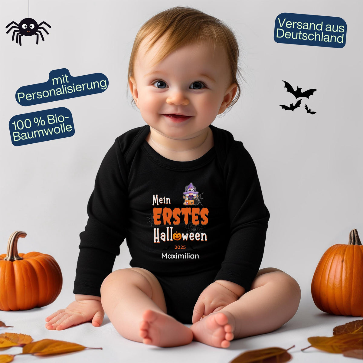 Mein erstes Halloween Babybody aus 100 % Bio-Baumwolle, erhältlich in Schwarz und Weiß, nachhaltig und hautfreundlich. Halloween Outfit für Babys bis 18 Monate, ideal als Baby Strampler für Jungen und Mädchen, perfekt für Babyfotos, Familienfotos und die erste Halloween Party. Bio Baby Body mit süßem Geist und Kürbis Motiv, weiche Baby Kleidung für Herbst und Halloween 2025, originelle Geschenkidee für Babys erstes Halloween, auch als Geschenk zur Geburt oder Babyparty geeignet.