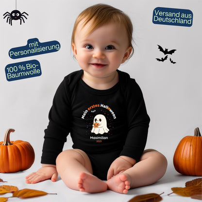 Mein erstes Halloween Babybody aus 100 % Bio-Baumwolle, erhältlich in Schwarz und Weiß, nachhaltig und hautfreundlich. Halloween Outfit für Babys bis 18 Monate, ideal als Baby Strampler für Jungen und Mädchen, perfekt für Babyfotos, Familienfotos und die erste Halloween Party. Bio Baby Body mit süßem Geist und Kürbis Motiv, weiche Baby Kleidung für Herbst und Halloween 2025, originelle Geschenkidee für Babys erstes Halloween, auch als Geschenk zur Geburt oder Babyparty geeignet.