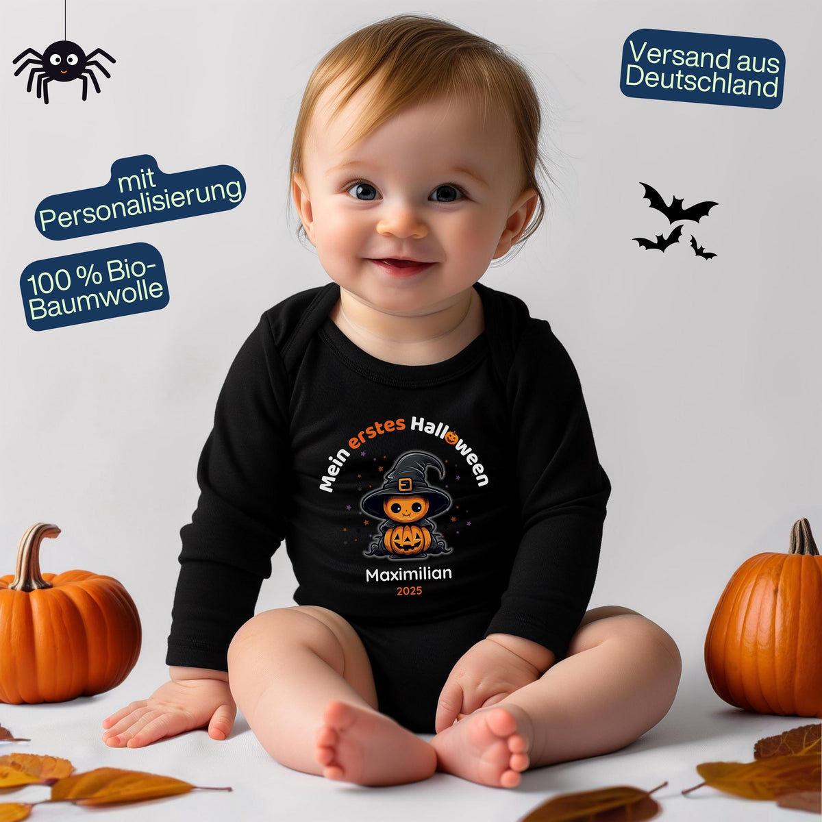 Mein erstes Halloween Babybody aus 100 % Bio-Baumwolle, erhältlich in Schwarz und Weiß, nachhaltig und hautfreundlich. Halloween Outfit für Babys bis 18 Monate, ideal als Baby Strampler für Jungen und Mädchen, perfekt für Babyfotos, Familienfotos und die erste Halloween Party. Bio Baby Body mit süßem Geist und Kürbis Motiv, weiche Baby Kleidung für Herbst und Halloween 2025, originelle Geschenkidee für Babys erstes Halloween, auch als Geschenk zur Geburt oder Babyparty geeignet.