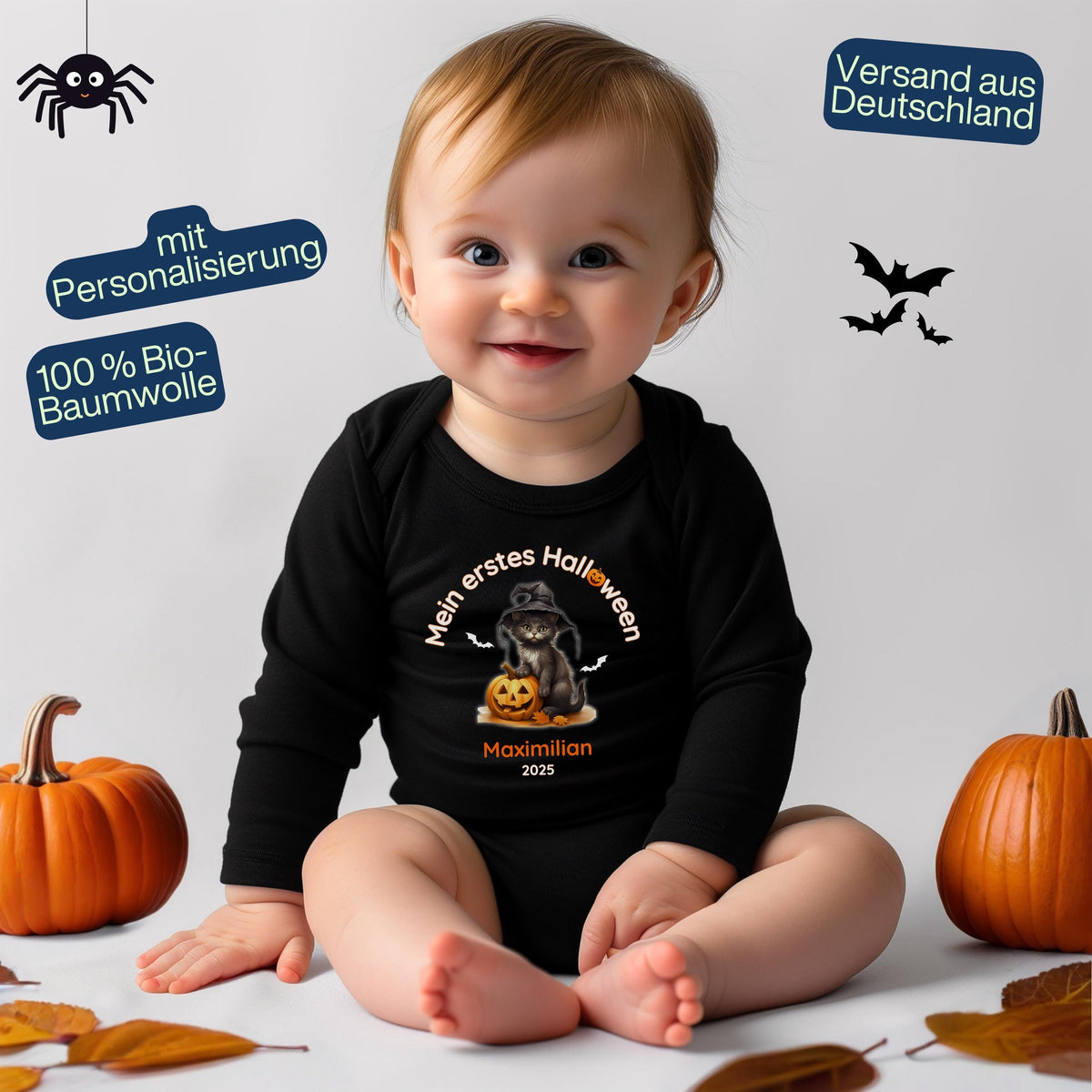 Mein erstes Halloween Babybody aus 100 % Bio-Baumwolle, erhältlich in Schwarz und Weiß, nachhaltig und hautfreundlich. Halloween Outfit für Babys bis 18 Monate, ideal als Baby Strampler für Jungen und Mädchen, perfekt für Babyfotos, Familienfotos und die erste Halloween Party. Bio Baby Body mit süßem Geist und Kürbis Motiv, weiche Baby Kleidung für Herbst und Halloween 2025, originelle Geschenkidee für Babys erstes Halloween, auch als Geschenk zur Geburt oder Babyparty geeignet.
