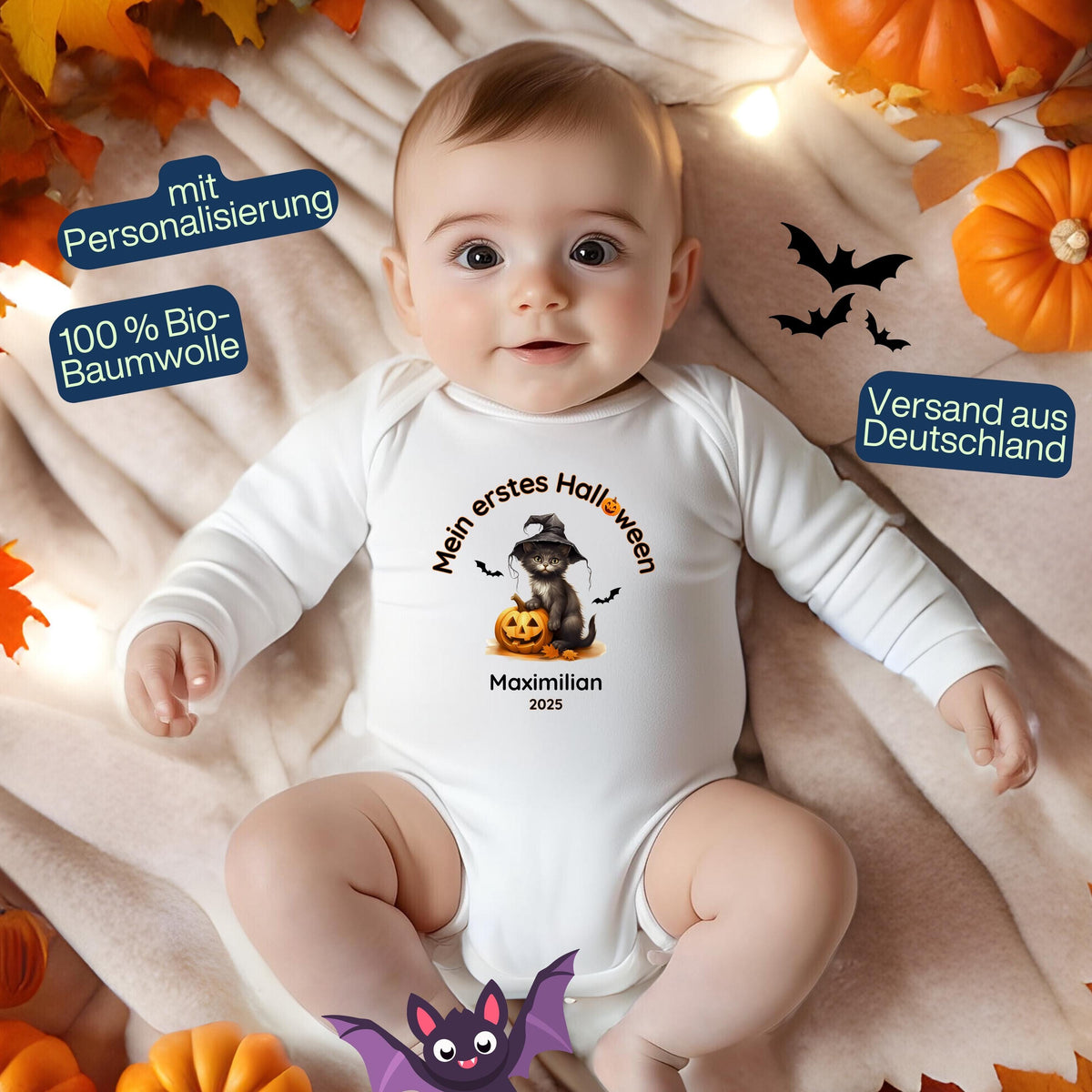 Mein erstes Halloween Babybody aus 100 % Bio-Baumwolle, erhältlich in Schwarz und Weiß, nachhaltig und hautfreundlich. Halloween Outfit für Babys bis 18 Monate, ideal als Baby Strampler für Jungen und Mädchen, perfekt für Babyfotos, Familienfotos und die erste Halloween Party. Bio Baby Body mit süßem Geist und Kürbis Motiv, weiche Baby Kleidung für Herbst und Halloween 2025, originelle Geschenkidee für Babys erstes Halloween, auch als Geschenk zur Geburt oder Babyparty geeignet.