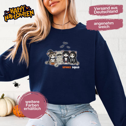 Hochwertiges Halloween Outfit für Damen und Herren – gemütlicher Halloween Pullover und Halloween Sweatshirt, ideal als Halloween Outfit Damen, Halloween Outfit Herren oder Halloween Outfit Frauen. Angesagte Halloween Sweaters und Halloween Pullis für Herbst und Party. Sweatshirts Halloween in verschiedenen Farben, auch als Kürbis Pullover Damen erhältlich. Bequemes Halloween Sweatshirt Damen und Herren – perfektes Halloween Outfit Männer. Halloween Pullover Katze Spooky Squad Katzenliebhaber