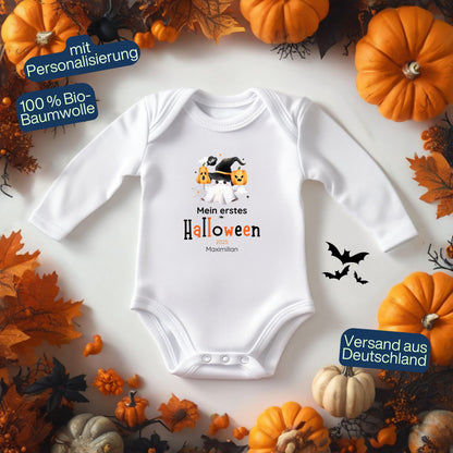 Mein erstes Halloween Babybody aus 100 % Bio-Baumwolle, erhältlich in Schwarz und Weiß, nachhaltig und hautfreundlich. Halloween Outfit für Babys bis 18 Monate, ideal als Baby Strampler für Jungen und Mädchen, perfekt für Babyfotos, Familienfotos und die erste Halloween Party. Bio Baby Body mit süßem Geist und Kürbis Motiv, weiche Baby Kleidung für Herbst und Halloween 2025, originelle Geschenkidee für Babys erstes Halloween, auch als Geschenk zur Geburt oder Babyparty geeignet.