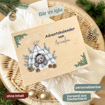 Adventskalender Holzbox personalisiert – liebevoll bedruckte Holzkiste Weihnachten mit Namen, ideal zum Selbstbefüllen. Diese DIY Adventskiste ohne Inhalt ist perfekt für Kinder, Familie oder Freunde als kreative Geschenkidee Weihnachten. Nachhaltig gefertigt, langlebig und vielseitig nutzbar – ob als Aufbewahrungsbox, Adventsdekoration oder personalisierte Geschenkverpackung für 24 kleine Überraschungen. Geschenkbox Adventskalender personalisiert Holzkiste mit Namen