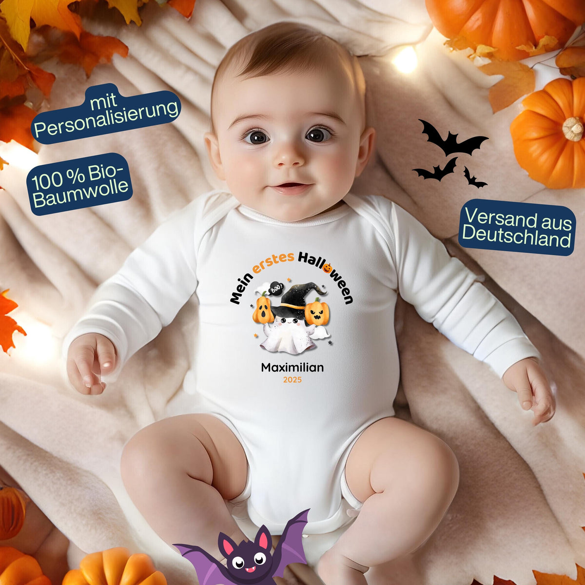 Mein erstes Halloween Babybody aus 100 % Bio-Baumwolle, erhältlich in Schwarz und Weiß, nachhaltig und hautfreundlich. Halloween Outfit für Babys bis 18 Monate, ideal als Baby Strampler für Jungen und Mädchen, perfekt für Babyfotos, Familienfotos und die erste Halloween Party. Bio Baby Body mit süßem Geist und Kürbis Motiv, weiche Baby Kleidung für Herbst und Halloween 2025, originelle Geschenkidee für Babys erstes Halloween, auch als Geschenk zur Geburt oder Babyparty geeignet.