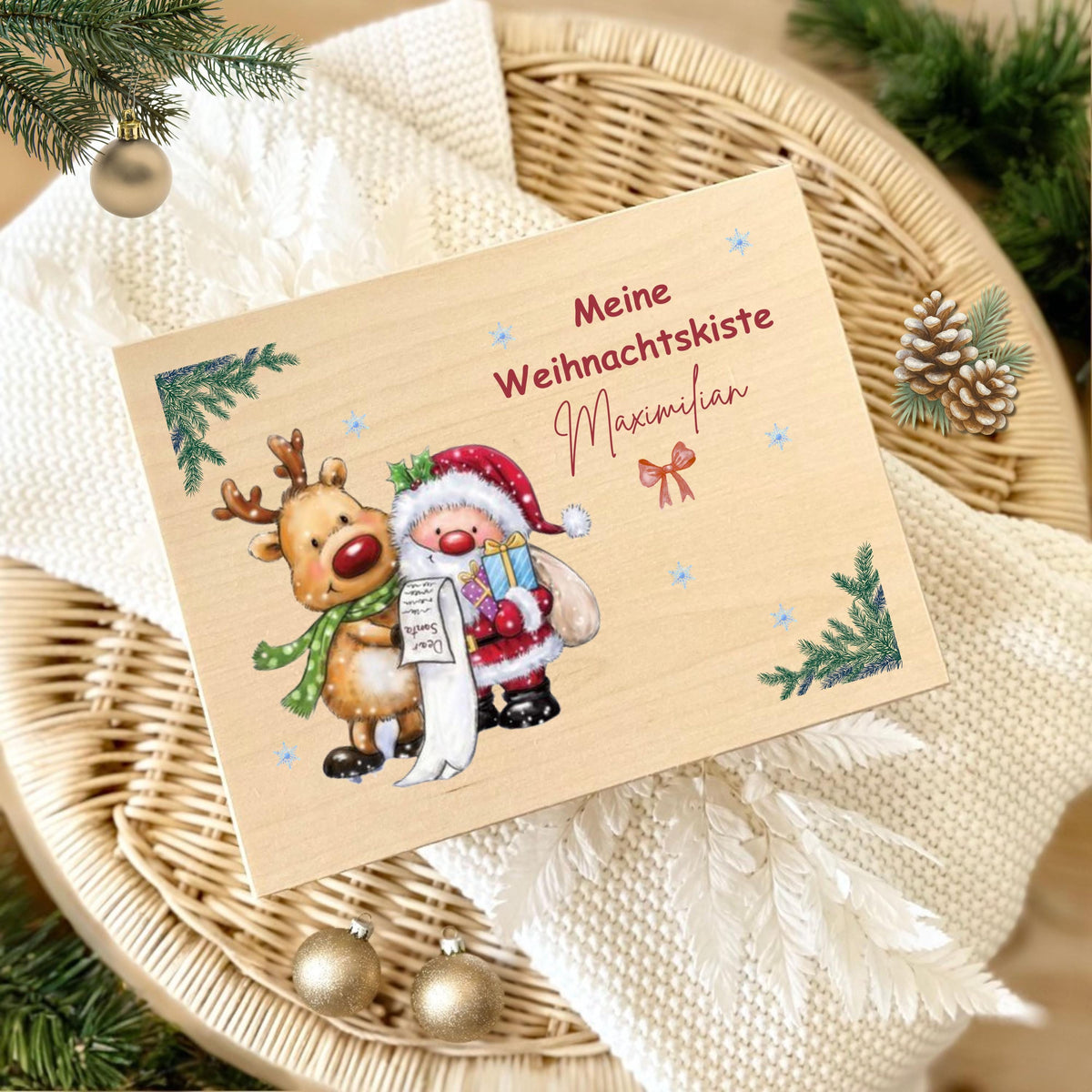 Personalisierte Adventskiste aus Holz mit Namen – hochwertige Weihnachtsbox als nachhaltige Geschenkverpackung, Aufbewahrungsbox oder DIY-Adventskalender zum Befüllen. Die Holzkiste Weihnachten bietet Platz für kleine Geschenke, Schokolade, Briefe oder Fotos und ist eine liebevolle Geschenkidee für Kinder, Familie oder Freunde. Hochwertig verarbeitet, wiederverwendbar und stilvoll – ein zeitloses, persönliches Weihnachtsgeschenk mit Erinnerungswert und festlichem Design.