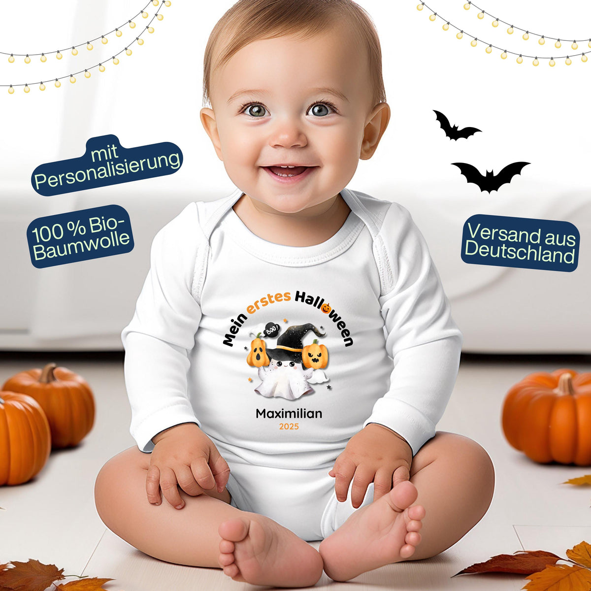 Mein erstes Halloween Babybody aus 100 % Bio-Baumwolle, erhältlich in Schwarz und Weiß, nachhaltig und hautfreundlich. Halloween Outfit für Babys bis 18 Monate, ideal als Baby Strampler für Jungen und Mädchen, perfekt für Babyfotos, Familienfotos und die erste Halloween Party. Bio Baby Body mit süßem Geist und Kürbis Motiv, weiche Baby Kleidung für Herbst und Halloween 2025, originelle Geschenkidee für Babys erstes Halloween, auch als Geschenk zur Geburt oder Babyparty geeignet.