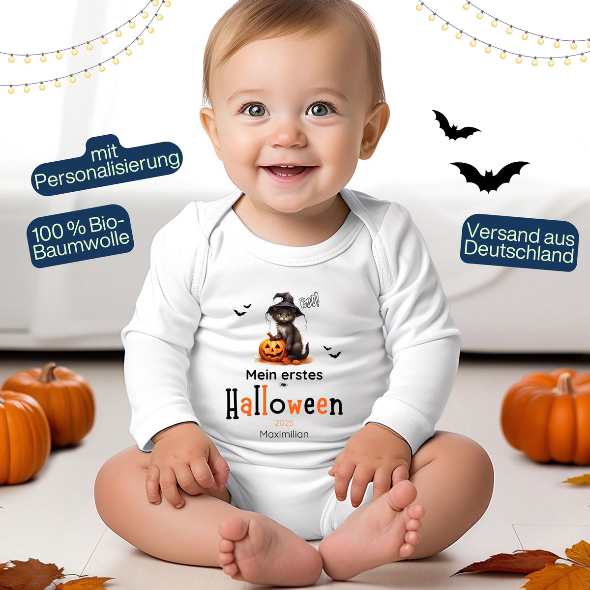 Mein erstes Halloween Babybody aus 100 % Bio-Baumwolle, erhältlich in Schwarz und Weiß, nachhaltig und hautfreundlich. Halloween Outfit für Babys bis 18 Monate, ideal als Baby Strampler für Jungen und Mädchen, perfekt für Babyfotos, Familienfotos und die erste Halloween Party. Bio Baby Body mit süßem Geist und Kürbis Motiv, weiche Baby Kleidung für Herbst und Halloween 2025, originelle Geschenkidee für Babys erstes Halloween, auch als Geschenk zur Geburt oder Babyparty geeignet.
