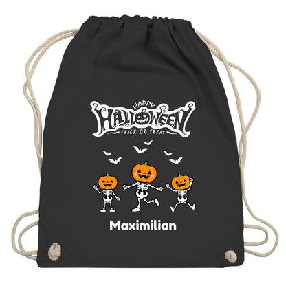 Halloween Tasche Kinder – personalisierter Turnbeutel für Süßes oder Saures. Perfekt als Halloween Stoffbeutel, Jutebeutel oder Sammelbeutel zum Trick or Treat. Nachhaltige Alternative zur Plastiktüte, robust, langlebig und wiederverwendbar. Ideal für Kinder zum Sammeln von Süßigkeiten, als Halloween Goodie Bag oder Partytasche. Personalisierbar mit Namen, dadurch einzigartig. Praktische Halloween Süßigkeiten Tasche für Kinderkostüm, Schule, Party und Süßigkeitenjagd.