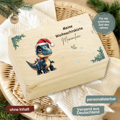 Geschenkbox Weihnachten aus Holz mit Namen – personalisierte Weihnachtskiste als Adventskalender, Aufbewahrungsbox oder Geschenkverpackung für Kinder und Erwachsene. Nachhaltig hergestellt und mit Liebe gestaltet, eignet sich die Holzkiste perfekt zum Befüllen mit Plätzchen, Schokolade oder kleinen Geschenken. Ob für Familie, Freunde oder Kollegen – diese dekorative Weihnachtsbox ist ein Highlight in jeder Weihnachtszeit und eine wertvolle Erinnerung für viele Feste.