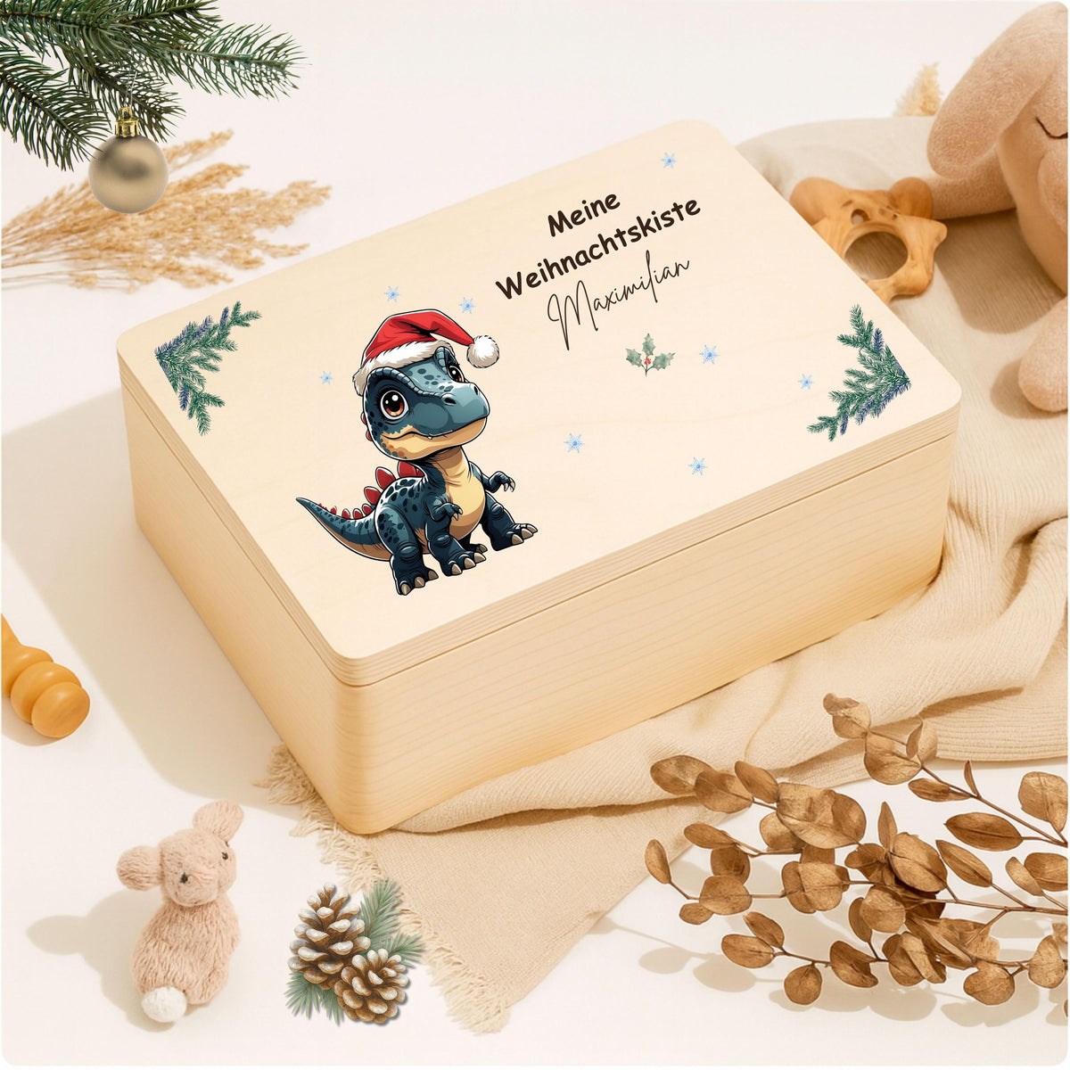 Geschenkbox Weihnachten aus Holz mit Namen – personalisierte Weihnachtskiste als Adventskalender, Aufbewahrungsbox oder Geschenkverpackung für Kinder und Erwachsene. Nachhaltig hergestellt und mit Liebe gestaltet, eignet sich die Holzkiste perfekt zum Befüllen mit Plätzchen, Schokolade oder kleinen Geschenken. Ob für Familie, Freunde oder Kollegen – diese dekorative Weihnachtsbox ist ein Highlight in jeder Weihnachtszeit und eine wertvolle Erinnerung für viele Feste.