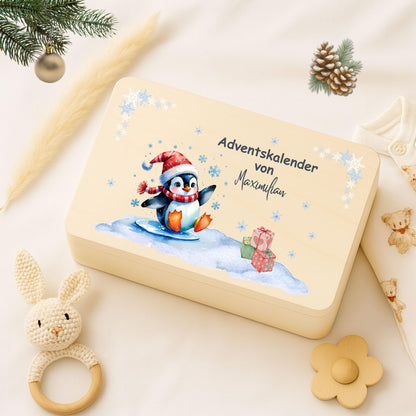 Personalisierte Adventskiste aus Holz mit Namen – hochwertige DIY Adventskalender-Holzkiste Weihnachten zum Selbstbefüllen. Diese nachhaltige Holzbox ohne Inhalt ist ideal für 24 kleine Geschenke, Süßigkeiten, Briefe oder Deko. Perfekt als kreative Geschenkidee Weihnachten für Kinder, Eltern oder Partner. Die Adventskiste Holz personalisiert verbindet Stil, Nachhaltigkeit und persönliche Note. Wiederverwendbar, langlebig und liebevoll ein einzigartiges Weihnachtsgeschenk mit Erinnerungswert.