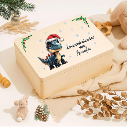 Nachhaltiger Adventskalender Holz personalisiert – Adventskiste mit Namen zum Befüllen. Diese umweltfreundliche Holzkiste Weihnachten ohne Inhalt ist wiederverwendbar und ideal für kreative Köpfe. Ob als DIY Adventskalender, Geschenkverpackung oder Aufbewahrungsbox – sie bringt Wärme und Individualität in die Weihnachtszeit. Hergestellt aus stabilem Holz, hochwertig bedruckt und langlebig, eine nachhaltige Geschenkidee Weihnachten für Familie und Freunde Adventskalender zum Befüllen Adventskiste