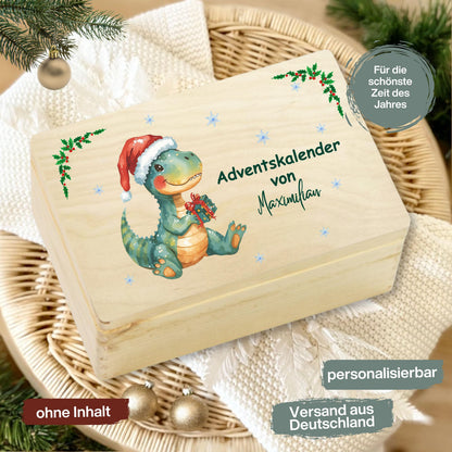 Personalisierte Adventskiste aus Holz mit Namen – hochwertige Adventskalender-Kiste Weihnachten zum Selbstbefüllen, ideal für Kinder, Eltern oder Paare. Diese Holzkiste ohne Inhalt eignet sich perfekt für 24 kleine Geschenke, Süßigkeiten, Briefe oder Deko. Nachhaltiger Adventskalender Holz personalisiert, wiederverwendbar und langlebig. Perfekt als DIY-Projekt für den Advent – dekorativ, individuell bedruckt und jedes Jahr nutzbar. Ideal als Adventskiste Holz für Familie, Kinder und Freunde