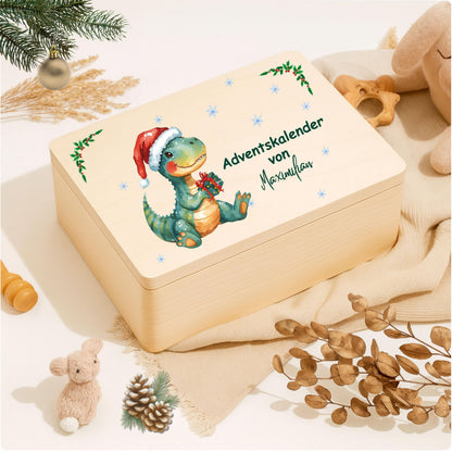 Personalisierte Adventskiste aus Holz mit Namen – hochwertige Adventskalender-Kiste Weihnachten zum Selbstbefüllen, ideal für Kinder, Eltern oder Paare. Diese Holzkiste ohne Inhalt eignet sich perfekt für 24 kleine Geschenke, Süßigkeiten, Briefe oder Deko. Nachhaltiger Adventskalender Holz personalisiert, wiederverwendbar und langlebig. Perfekt als DIY-Projekt für den Advent – dekorativ, individuell bedruckt und jedes Jahr nutzbar. Ideal als Adventskiste Holz für Familie, Kinder und Freunde
