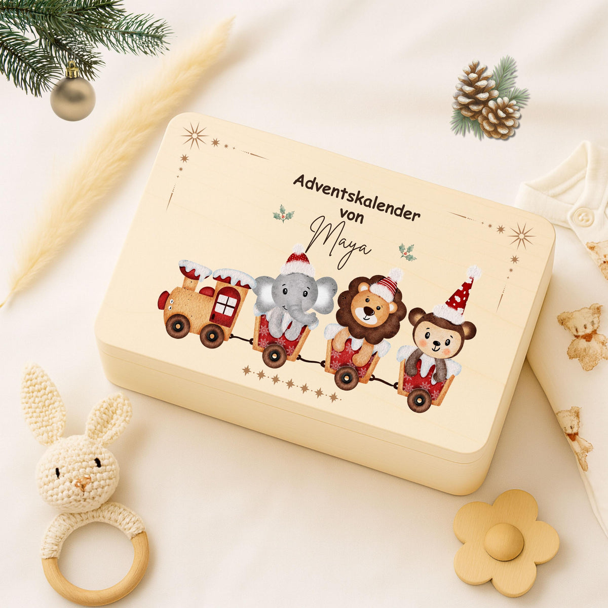 Nachhaltiger Adventskalender Holz personalisiert mit Namen – Adventskiste Weihnachten ohne Inhalt, ideal zum Selbstbefüllen. Diese wiederverwendbare Holzkiste ist robust, umweltfreundlich und ideal für kreative Familien, die ihren Advent individuell gestalten möchten. DIY-Adventskiste mit Gravur oder Druck – langlebig, hochwertig und stilvoll. Perfekt zum Befüllen mit Süßigkeiten, Briefen oder kleinen Geschenken. Personalisierte Adventskiste Holz für Familie, Kinder oder Paare