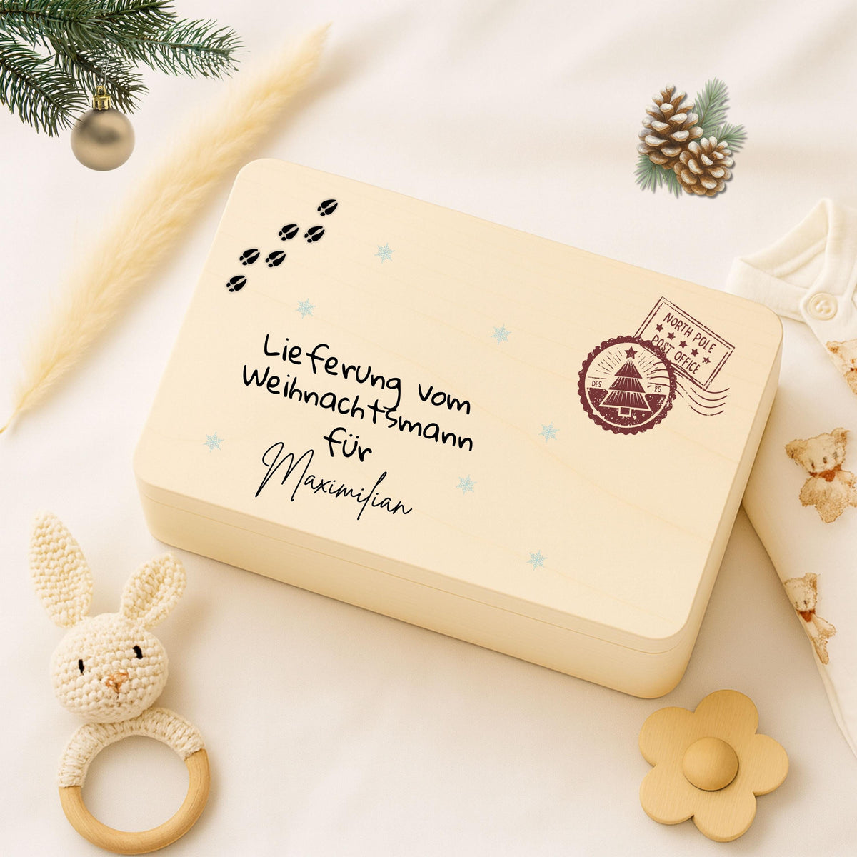Personalisierte Lieferung-vom-Weihnachtsmann-Holzkiste aus hochwertigem Holz, ideal als Geschenkbox Weihnachten oder Adventskiste mit Namen. Perfekt zum Befüllen für Kinder, Eltern oder Freunde. Diese Weihnachtskiste mit Gravur „Lieferung vom Weihnachtsmann“ ist eine besondere Idee, um Geschenke stilvoll zu verpacken. Nachhaltige Holzkiste Weihnachten mit nostalgischem Design – ideal für Weihnachtsüberraschungen, Geschenke unter dem Baum oder als Dekoration in der Adventszeit.