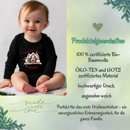 Langarm-Babybody Weihnachten aus weicher, atmungsaktiver Baumwolle mit dem Aufdruck „Mein erstes Weihnachten“. Der Body ist personalisiert mit Namen und eignet sich perfekt als Outfit für Babys erstes Weihnachtsfest. Hochwertiger Druck und bequemer Schnitt sorgen für angenehmen Tragekomfort. Ideal für Fotoshootings, Familienfeste oder als Geschenkidee für Eltern, Großeltern oder Paten. Ein liebevoll gestalteter Weihnachtsbody Baby, der Erinnerungen an die schönste Zeit des Jahres bewahrt.