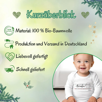 Langarm-Babybody mit Aufdruck „Mein erstes Weihnachten“, personalisiert mit Namen. Ideal als Weihnachtsbody Baby für das erste Fest, für Fotoshootings oder als Geschenkidee für Eltern und Großeltern. Der Body besteht aus hochwertiger Baumwolle, ist angenehm weich, pflegeleicht und langlebig. Perfekt als Baby Weihnachten Outfit und emotionales Andenken an die erste gemeinsame Weihnachtszeit. Weihnachtsoutfit für Babys erstes Fest, für Familienfotos oder als besonderes Geschenk
