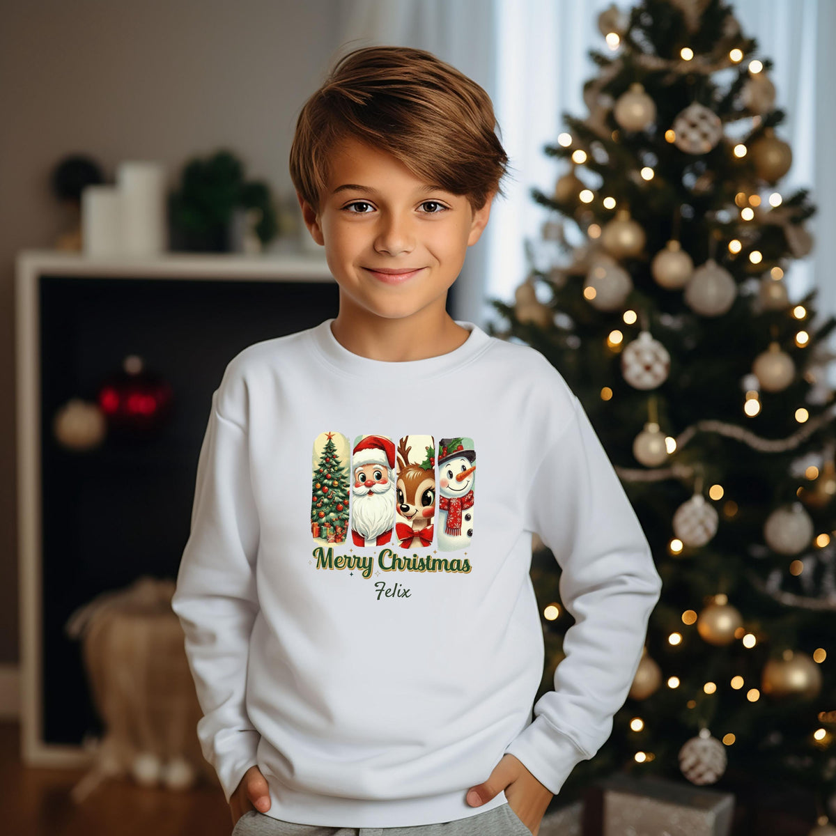 Retro Weihnachtspullover Familie mit Vintage-Charme: Das Motiv zeigt Weihnachtsbaum, Weihnachtsmann, Rentier & Schneemann in nostalgischem Stil – perfekt als personalisierbares Familienoutfit für Eltern, Kinder & Babys. Ideal für Partnerlook Weihnachten, Geschwister Outfit oder Fotoshooting. Weihnachtsoutfit mit festlichem Flair für Mama, Papa & Kids. Als Sweatshirt T-Shirt oder Body. Ein humorvoller und liebevoller Weihnachtspullover mit Retro-Motiv – für winterliche Familienmomente voller Herz