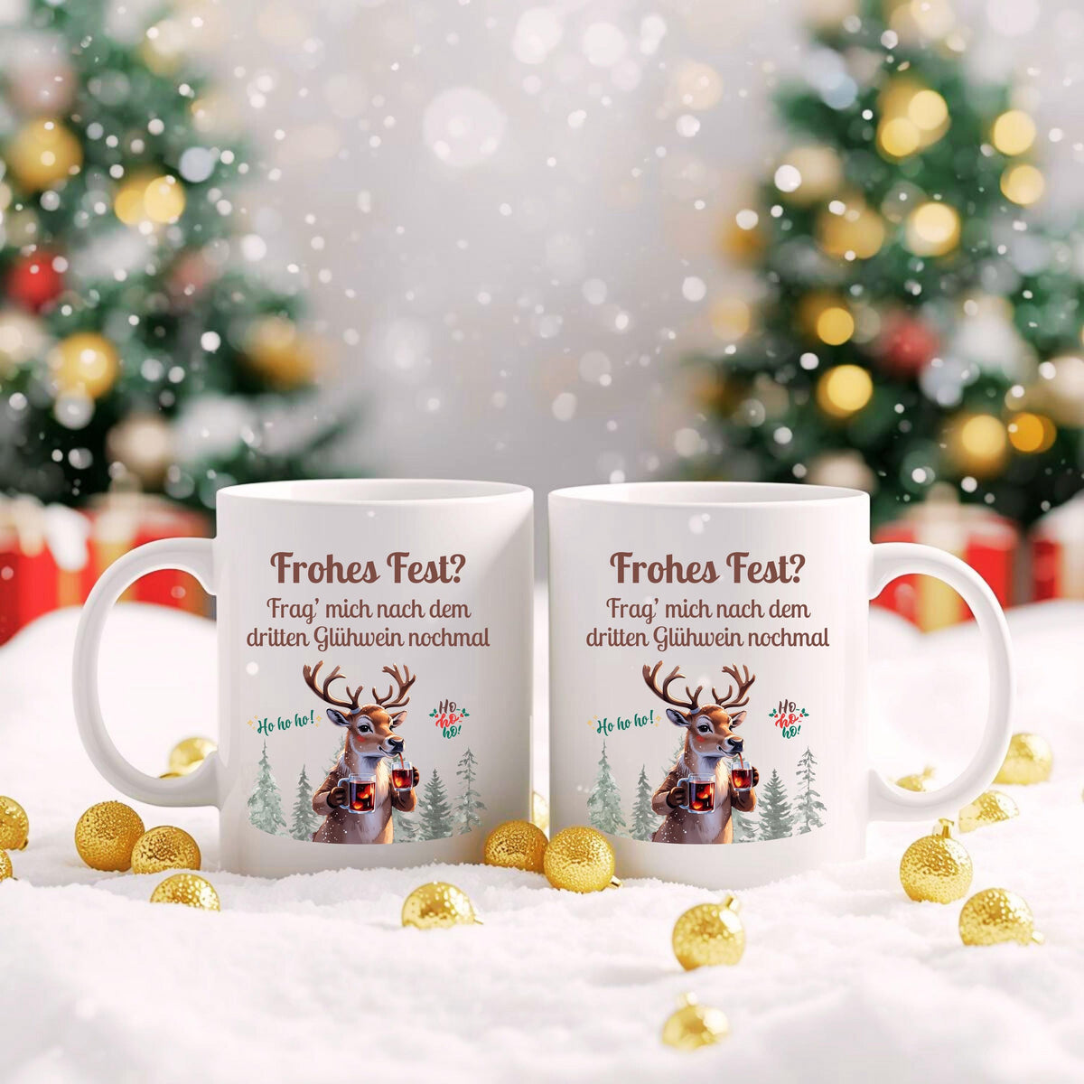 Lustige Glühweintasse mit Rentier und Spruch „Frag mich nach dem dritten Glühwein nochmal“. Weihnachtsbecher mit Humor, Schnee, Wald und zwei Glühweingläsern. Geschenkidee Weihnachten für Kollegin, Freund, Freundin oder Familie. Ideal als Wichtelgeschenk, Nikolausgeschenk oder kleines Geschenk für Glühwein-Fans. Hochwertige Keramiktasse, beidseitig bedruckt. Wintertasse für Männer und Frauen, perfekt für Weihnachtsfeier, Weihnachtsmarkt oder Büro. Geschenk Weihnachten mit Rentier-Motiv