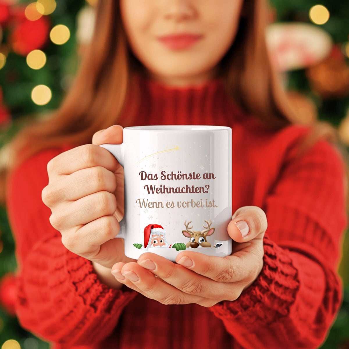 Lustige Anti-Weihnachtstasse mit Spruch „Das Schönste an Weihnachten? Wenn es vorbei ist“. Weihnachtsbecher mit Rentier und Weihnachtsmann-Motiv, Sarkasmus und Humor. Geschenkidee Weihnachten für Freund, Kollegin, Freundin oder Familie. Perfekt als Wichtelgeschenk, Nikolausgeschenk oder kleines Geschenk für Weihnachtsmuffel. Tasse aus hochwertiger Keramik, beidseitig bedruckt. Ideal für Männer und Frauen, Büro oder Zuhause. Statement-Tasse für alle, die Weihnachten liebe geggeiner