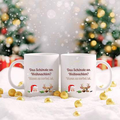 Lustige Anti-Weihnachtstasse mit Spruch „Das Schönste an Weihnachten? Wenn es vorbei ist“. Weihnachtsbecher mit Rentier und Weihnachtsmann-Motiv, Sarkasmus und Humor. Geschenkidee Weihnachten für Freund, Kollegin, Freundin oder Familie. Perfekt als Wichtelgeschenk, Nikolausgeschenk oder kleines Geschenk für Weihnachtsmuffel. Tasse aus hochwertiger Keramik, beidseitig bedruckt. Ideal für Männer und Frauen, Büro oder Zuhause. Statement-Tasse für alle, die Weihnachten liebe geggeiner