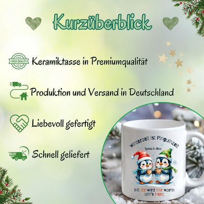 Personalisierte Weihnachtstasse mit zwei süßen Pinguinen, Herz-Spruch und winterlicher Szene – ideal als Geschenk Weihnachten für Freundin, Freund, Partner oder Familie. Wintertasse mit Namen und Spruch „Mit dir wird mir warm ums Herz“. Hochwertiger Keramikbecher mit liebevollem Pinguin-Motiv, perfekt als Nikolausgeschenk, kleines Weihnachtsgeschenk oder Wichtelgeschenk. Geschenkidee für Paare, Männer oder Frauen – romantisch, witzig und emotional. Weihnachtsbecher mit Namen online gestalten.