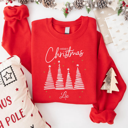 Personalisierter Weihnachtspullover Familie mit Tannenbaum-Motiv – festlicher Weihnachtslook mit Namen. Weihnachtsoutfit Weihnachten für Eltern und Kinder, ideal als Partnerlook, Geschwisteroutfit oder Familienpullover. Mit „Merry Christmas“-Schriftzug und modernen Weihnachtsbäumen. Geschenkidee für Heiligabend, Familienfotos, Weihnachtsfeier oder festliche Anlässe. Hochwertig und personalisierbar. Familienoutfit Weihnachten Pullover Matching Outfit Weihnachten Weihnachtspullover Familie