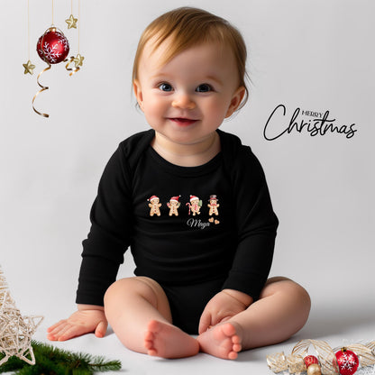 Personalisiertes Weihnachtsoutfit für Familien mit süßem Lebkuchen-Motiv – als Weihnachtspullover, T-Shirt oder Body für Kinder, Babys und Eltern. Ideal als Partnerlook zu Weihnachten, für Familienfotos, Geschwister-Outfits oder als Geschenkidee. Liebevoll gestaltetes Weihnachtsdesign mit Lebkuchenmännchen, perfekt für festliche Momente, Heiligabend oder Feiertage. Ein kuscheliges Highlight für alle die Weihnachten gemeinsam und mit Herz feiern Weihnachtspullover Familie Lebkuchen Familienoutfit