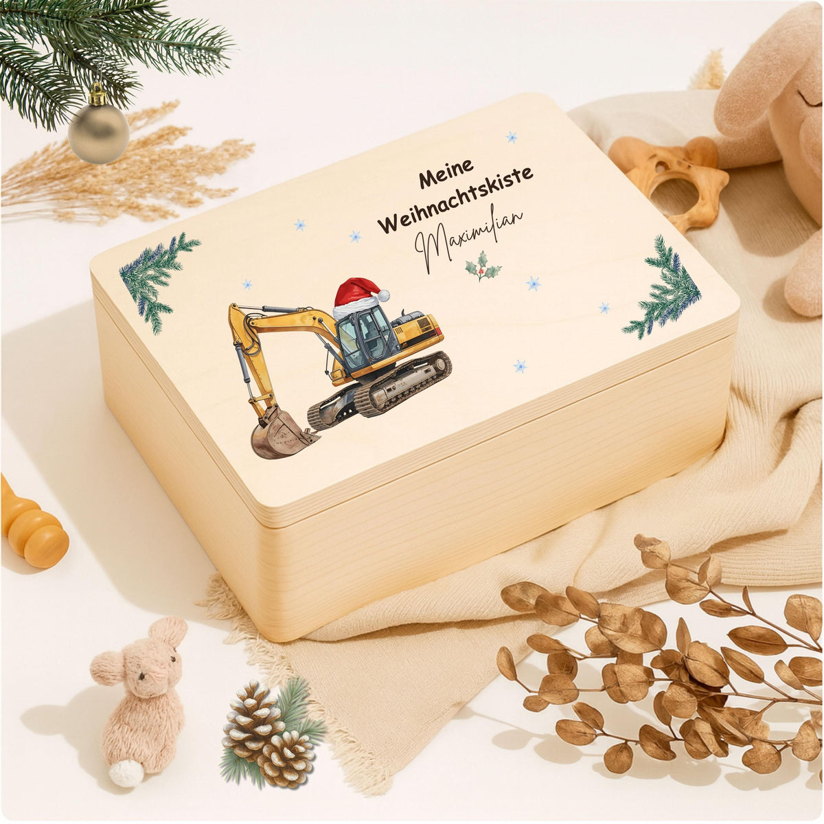 Weihnachtsbox Holz personalisiert – elegante Holzkiste Weihnachten mit Namen, perfekt als Geschenkverpackung, Adventskiste oder DIY-Adventskalender zum Befüllen. Diese hochwertige Geschenkbox ist nachhaltig produziert, robust und ideal für kleine Geschenke, Leckereien oder persönliche Überraschungen. Ob für Kinder, Eltern oder Freunde – eine stilvolle, wiederverwendbare Weihnachtskiste aus Holz, die Freude schenkt und Erinnerungen schafft. Einzigartiges Weihnachtsgeschenk mit persönlicher Note.