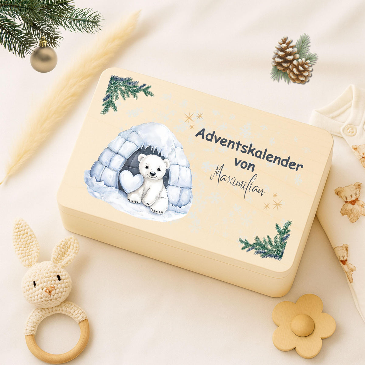 Adventskalender Holzbox personalisiert – liebevoll bedruckte Holzkiste Weihnachten mit Namen, ideal zum Selbstbefüllen. Diese DIY Adventskiste ohne Inhalt ist perfekt für Kinder, Familie oder Freunde als kreative Geschenkidee Weihnachten. Nachhaltig gefertigt, langlebig und vielseitig nutzbar – ob als Aufbewahrungsbox, Adventsdekoration oder personalisierte Geschenkverpackung für 24 kleine Überraschungen. Geschenkbox Adventskalender personalisiert Holzkiste mit Namen
