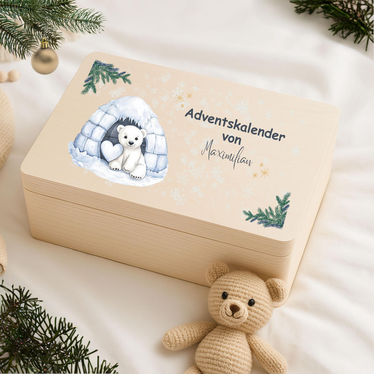 Adventskalender Holzbox personalisiert – liebevoll bedruckte Holzkiste Weihnachten mit Namen, ideal zum Selbstbefüllen. Diese DIY Adventskiste ohne Inhalt ist perfekt für Kinder, Familie oder Freunde als kreative Geschenkidee Weihnachten. Nachhaltig gefertigt, langlebig und vielseitig nutzbar – ob als Aufbewahrungsbox, Adventsdekoration oder personalisierte Geschenkverpackung für 24 kleine Überraschungen. Geschenkbox Adventskalender personalisiert Holzkiste mit Namen