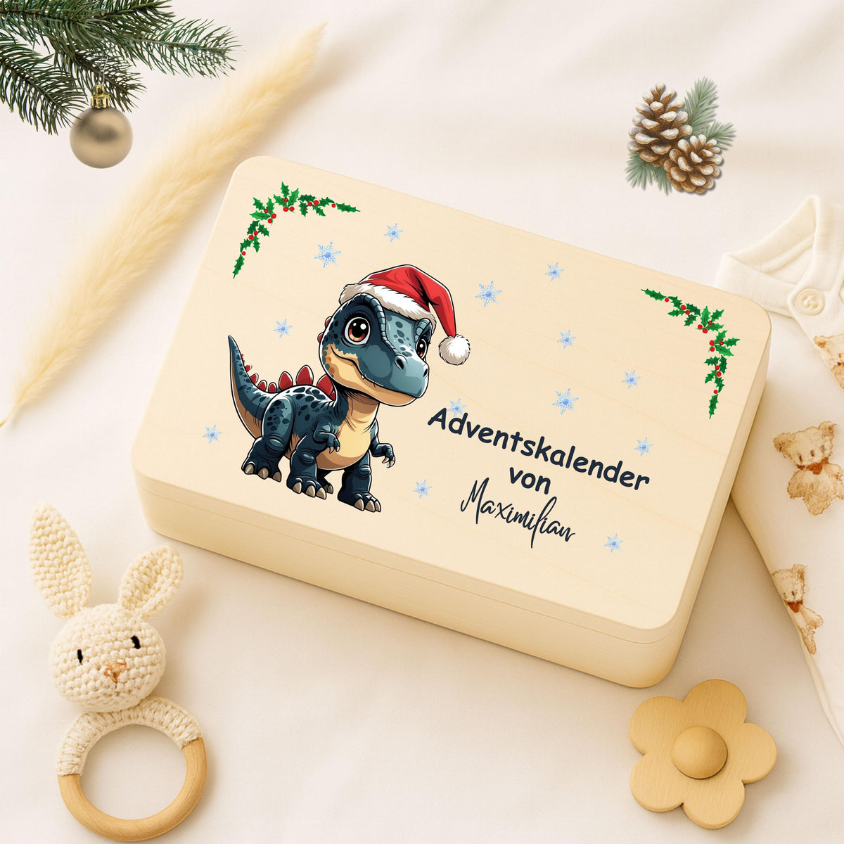 Nachhaltiger Adventskalender Holz personalisiert – Adventskiste mit Namen zum Befüllen. Diese umweltfreundliche Holzkiste Weihnachten ohne Inhalt ist wiederverwendbar und ideal für kreative Köpfe. Ob als DIY Adventskalender, Geschenkverpackung oder Aufbewahrungsbox – sie bringt Wärme und Individualität in die Weihnachtszeit. Hergestellt aus stabilem Holz, hochwertig bedruckt und langlebig, eine nachhaltige Geschenkidee Weihnachten für Familie und Freunde Adventskalender zum Befüllen Adventskiste