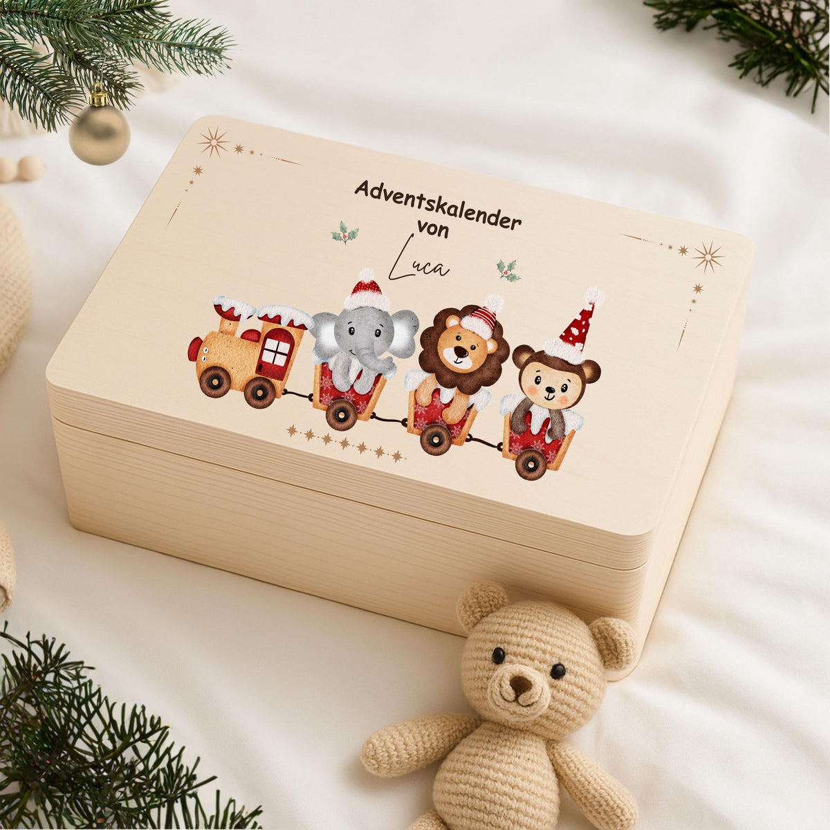 Nachhaltiger Adventskalender Holz personalisiert mit Namen – Adventskiste Weihnachten ohne Inhalt, ideal zum Selbstbefüllen. Diese wiederverwendbare Holzkiste ist robust, umweltfreundlich und ideal für kreative Familien, die ihren Advent individuell gestalten möchten. DIY-Adventskiste mit Gravur oder Druck – langlebig, hochwertig und stilvoll. Perfekt zum Befüllen mit Süßigkeiten, Briefen oder kleinen Geschenken. Personalisierte Adventskiste Holz für Familie, Kinder oder Paare