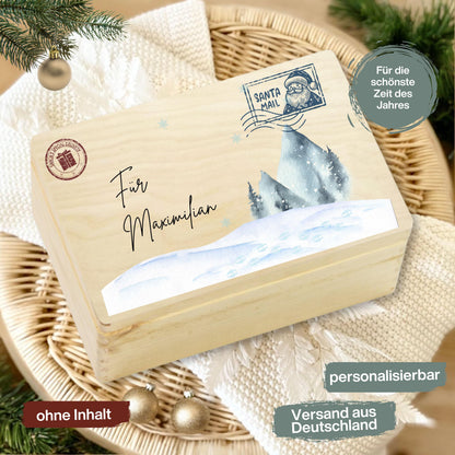 Weihnachtspost vom Nordpol – personalisierte Holzkiste mit Namen als originelle Geschenkbox Weihnachten. Diese Holz Adventskiste bietet Platz für Geschenke, Süßigkeiten oder kleine Überraschungen. Ein besonderes Weihnachtsgeschenk für Kinder oder Erwachsene, liebevoll graviert und nachhaltig gefertigt. Perfekt für alle, die eine hochwertige Weihnachtsbox aus Holz mit Namen suchen, um ihre Geschenke kreativ und festlich zu präsentieren. Weihnachtsbox Geschenkbox Adventskiste ohne Inhalt