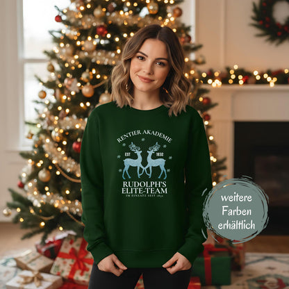 Weihnachtspullover „Rentier Akademie – Rudolph’s Elite-Team“ für Damen & Herren mit humorvollem Rentier-Motiv und Schneeflocken. Perfekter Winterpullover als Geschenkidee für Frauen und Männer, ideal für Nikolaus, Weihnachtsmarkt, Advent & Weihnachtsfeier. Witziges Weihnachtsoutfit mit Rentieren, festlich & gemütlich – ein weihnachtliches Statement-Stück für Familie, Partnerlook, Wichtelrunden oder den festlichen Abend. Für Fans von Rudolph, Rentiere & Christmas Spirit!