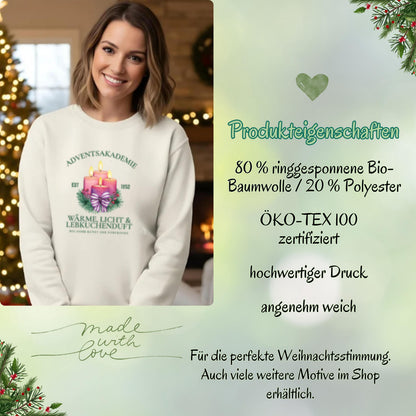 Weihnachtspullover Adventsakademie für Damen und Herren mit vier brennenden Kerzen, Tannenzweigen, Beeren und Schleife – gemütliches Winterpullover-Motiv in festlichem Design. Perfekt als Geschenkidee zu Weihnachten, für Nikolaus, Advent und als Wichtelgeschenk. Unisex Weihnachtskleidung mit emotionaler Botschaft: Wärme, Licht und Lebkuchenduft. Ideal für Weihnachtsmarkt, Familienfeier, Adventssonntag oder Fotoshooting. Süßer Weihnachtspullover für Frauen, Männer & Weihnachtsliebhaber.
