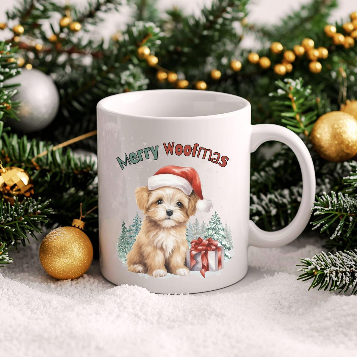 Lustige Weihnachtstasse mit Hund und Spruch „Merry Woofmas“ – perfekte Geschenkidee für Hundefreunde, Hundeeltern oder Tierliebhaber zu Weihnachten. Hochwertiger Keramikbecher mit süßem Hundemotiv und Weihnachtsmütze – ideal als Wintertasse für Kaffee, Tee oder Kakao. Tasse als liebevolles Weihnachtsgeschenk für Kollegin, Freundin, Familie oder als Wichtelgeschenk. Spülmaschinenfest und nachhaltig in Deutschland bedruckt – ideal für Hundebesitzer:innen mit Humor. Tasse Hundliebhaber Hundefans