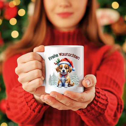 Lustige Weihnachtstasse mit Hundemotiv und Spruch „Frohe Waunachten“ – perfekt als Weihnachtsgeschenk für Hundefreunde, Kollegen, Familie oder Freunde. Die Keramiktasse zeigt einen süßen Welpen mit Weihnachtsmütze, Geschenk und Tannenwald – ideal für den Advent, Nikolaus oder als Wichtelgeschenk. Geschenkidee für Hundebesitzer zu Weihnachten. Hochwertiger Druck, langlebig und farbenfroh. Wintertasse für Kaffee, Tee, Kakao oder Glühwein mit liebevollem Hundedesign und festlicher Stimmung.